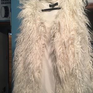 White faux fur vest size XL never worn